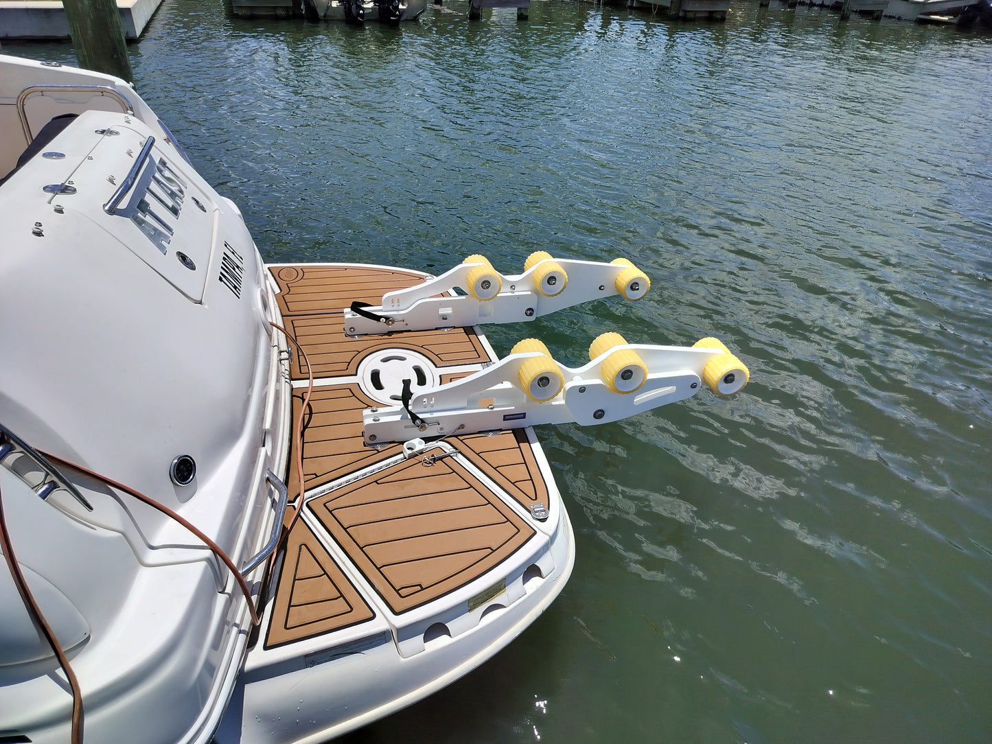 HEAVY DUTY TILTING DAVIT CHOCKS